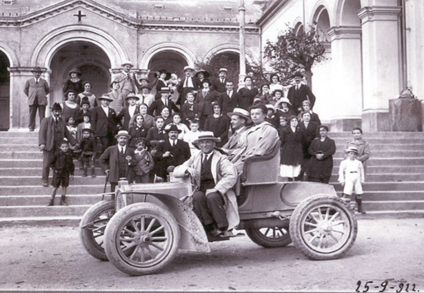 In automobile fino al Santuario della Guardia